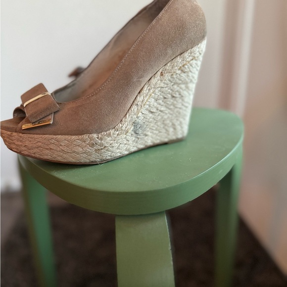 Micheal by Micheal Kors classic wedges!!! - Picture 3 of 5